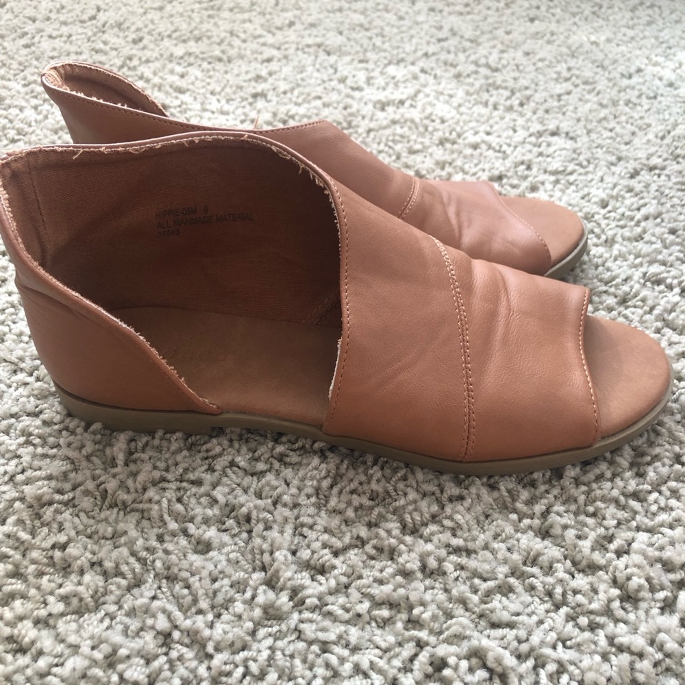 Bamboo open toed leather flat
